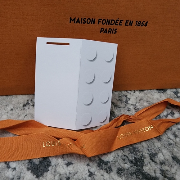 Louis Vuitton Shopping Bag with Ribbon - Picture 8 of 8